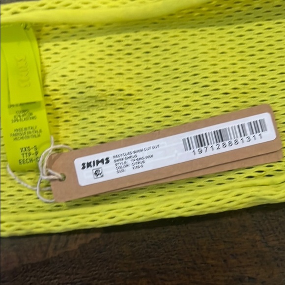 Skims Recycled Swim Cut Out Swim Shrug - Picture 3 of 3